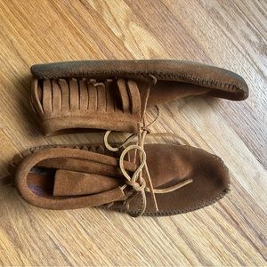 Minnetonka Classic Fringed Boot